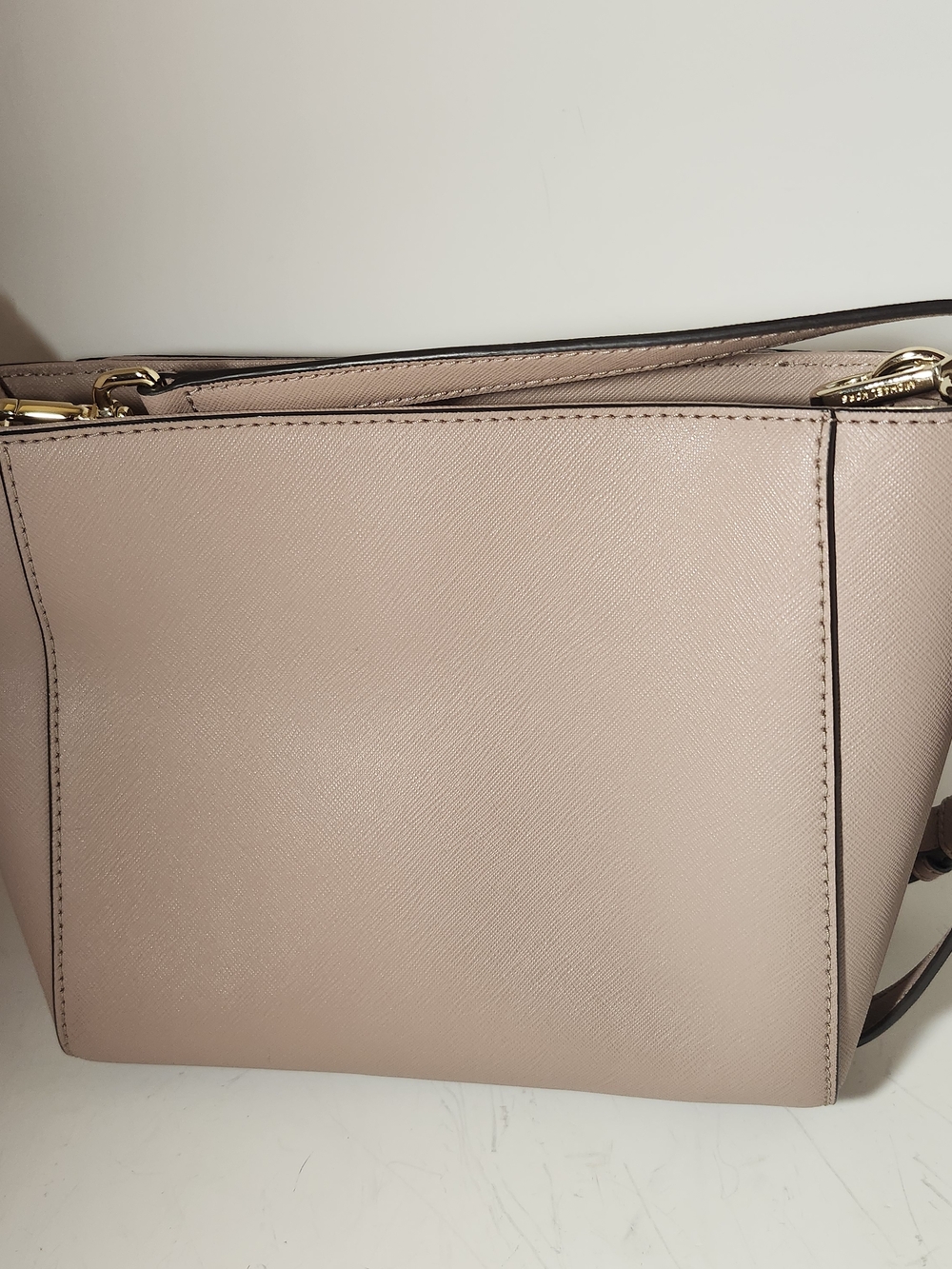 Michael Kors Women's Leather Crossbody Bag in Taupe/ Pastel Pink Hamilton - Picture 7 of 16